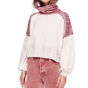 We the Free At the Lodge Pullover Sweater Size Medium